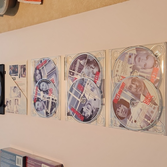 Grey's Anatomny DVD Series Sets 1 thru 4 (3 & 4 unopened in plastic) - Picture 4 of 5